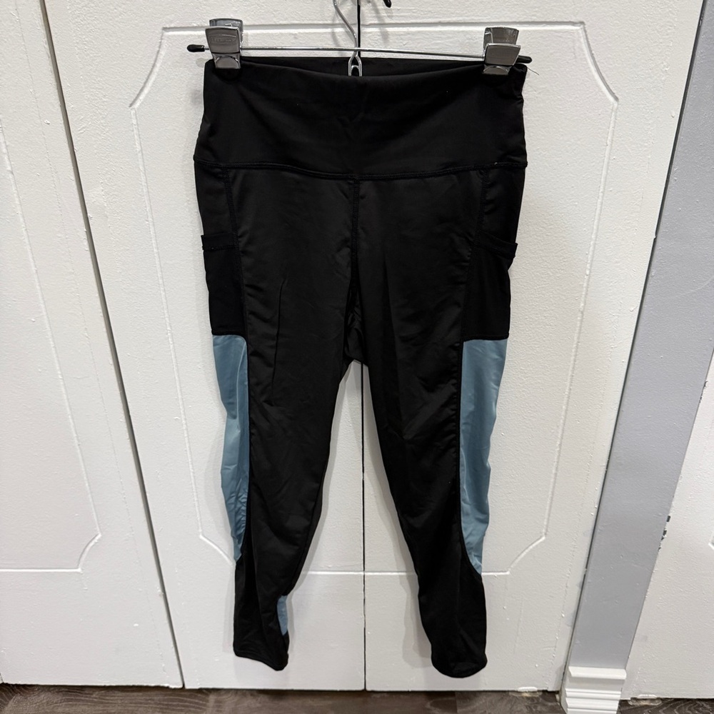 SHEIN Black and Teal Workout Leggings